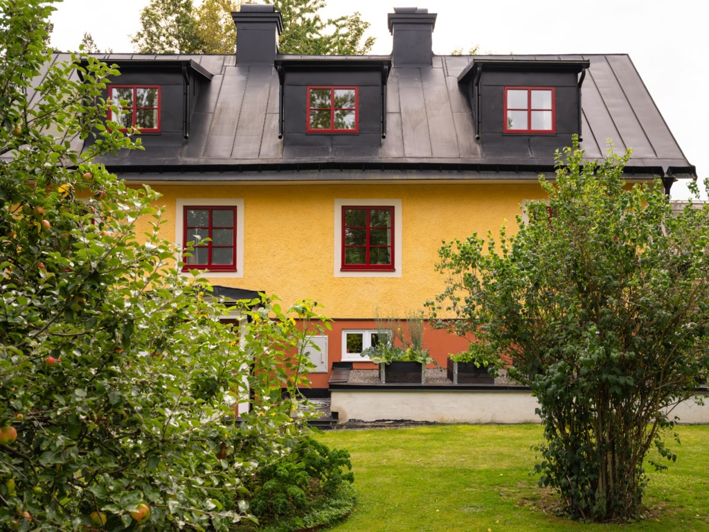Parallellvägen 10